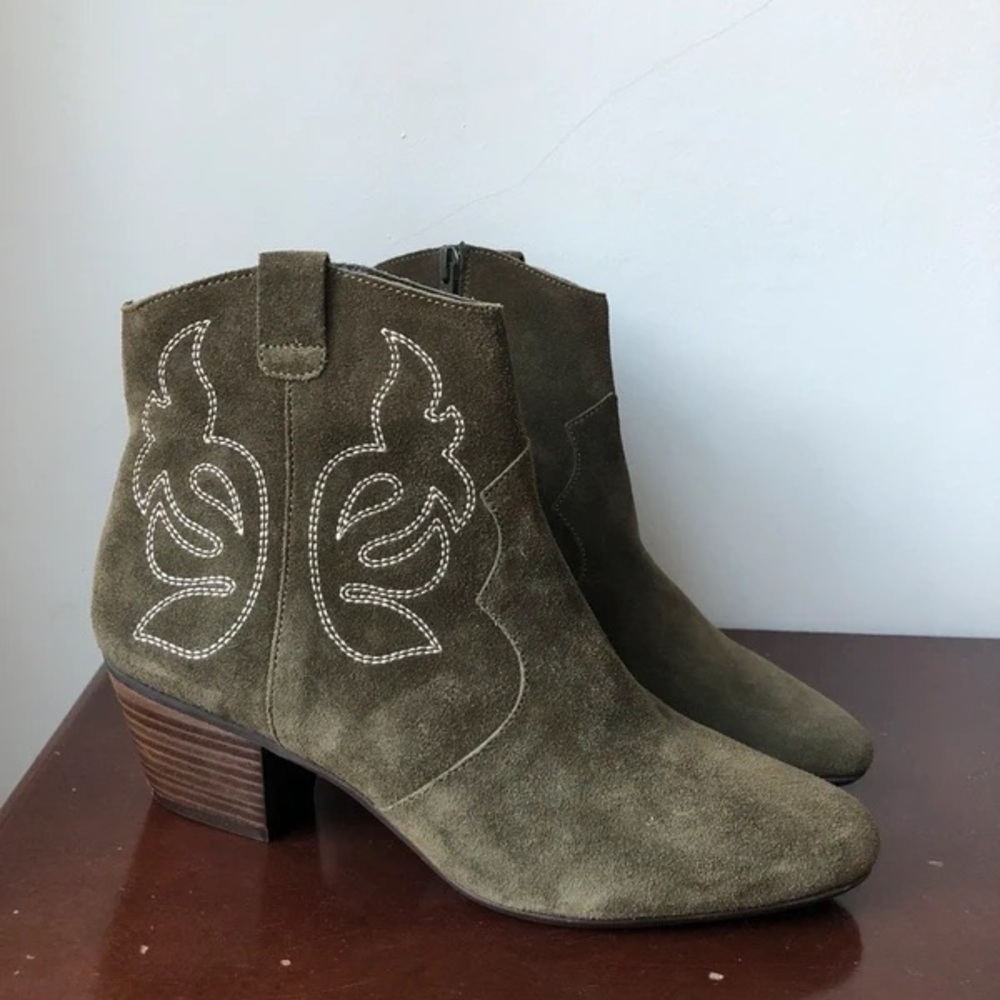 Chic Olive Embroidered Heeled Boots